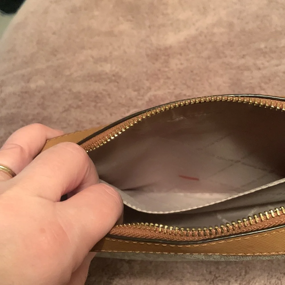 Michael Kors Crossbody - Picture 5 of 8